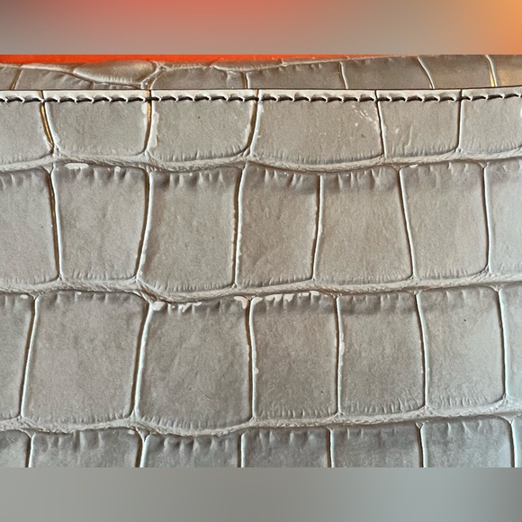 Authentic Tory Burch chain wallet - Picture 9 of 11